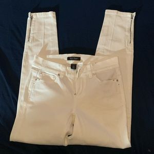 white skimmer WHBM zipper jeans